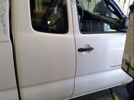 2010 TOYOTA TACOMA, WHITE, EXTD CAB, 2.7L, AT, 2WD, Z2599